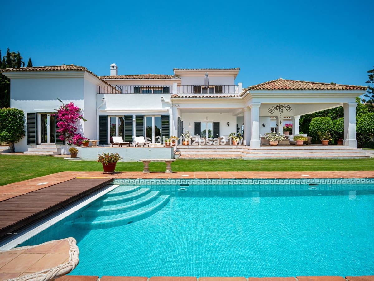 5 bedroom Villa for sale in Sotogrande with pool garage - € 2,850,000 (Ref: 9256875)