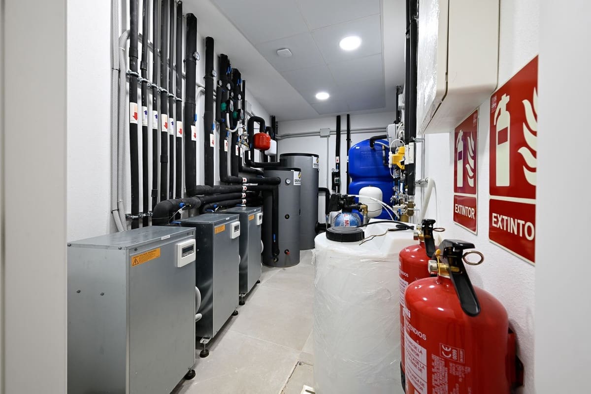 6 bedroom Villa for sale in Marbesa with pool garage - € 3,500,000 (Ref: 9256886)