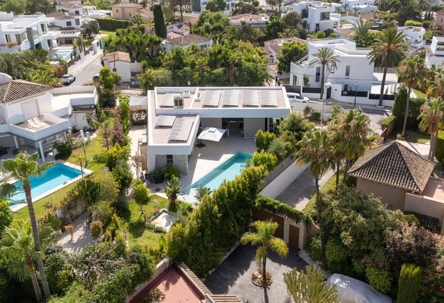 6 bedroom Villa for sale in Marbesa, Marbella with pool garage - € 3,500,000 (Ref: 9256886)