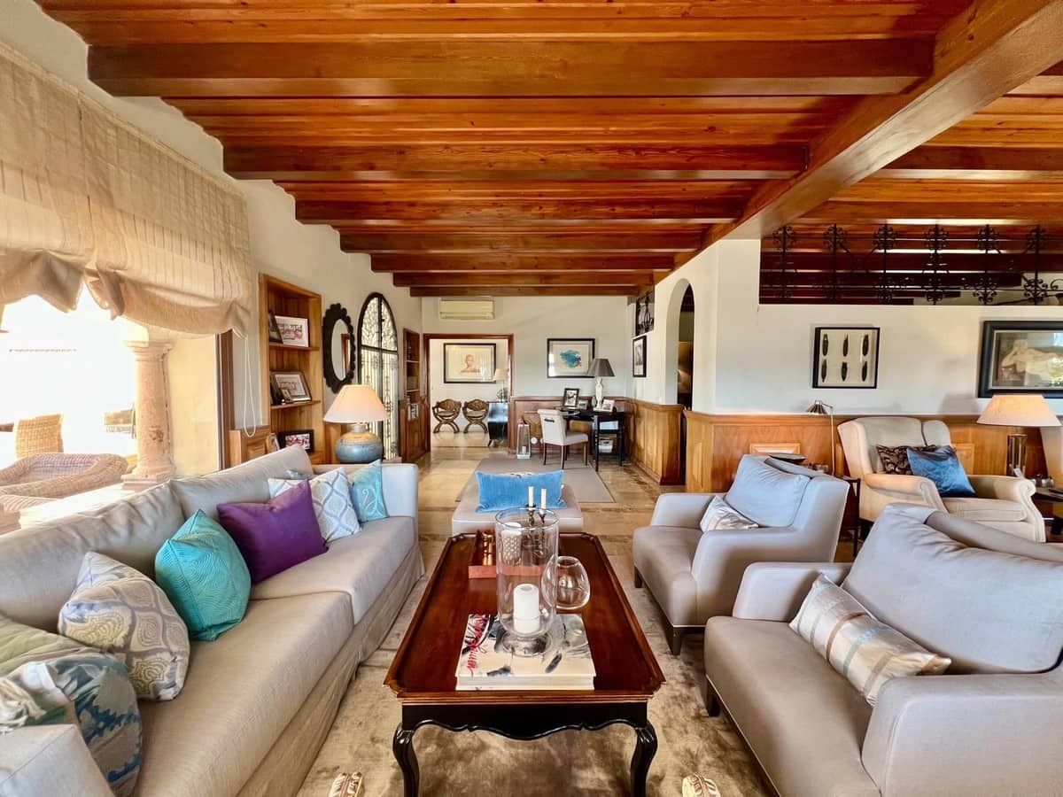 4 bedroom Villa for sale in Elviria with pool - € 3,600,000 (Ref: 9256888)