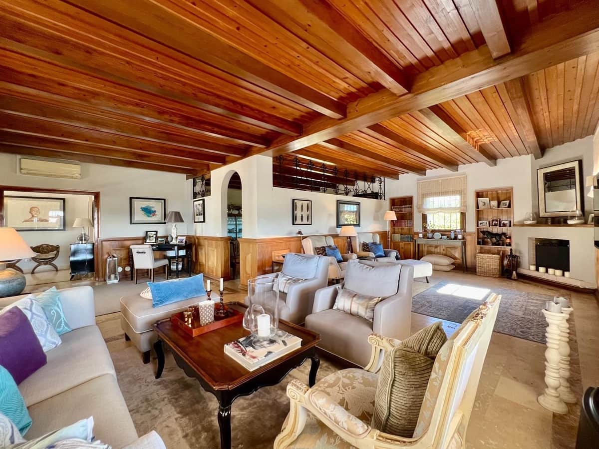 4 bedroom Villa for sale in Elviria with pool - € 3,600,000 (Ref: 9256888)