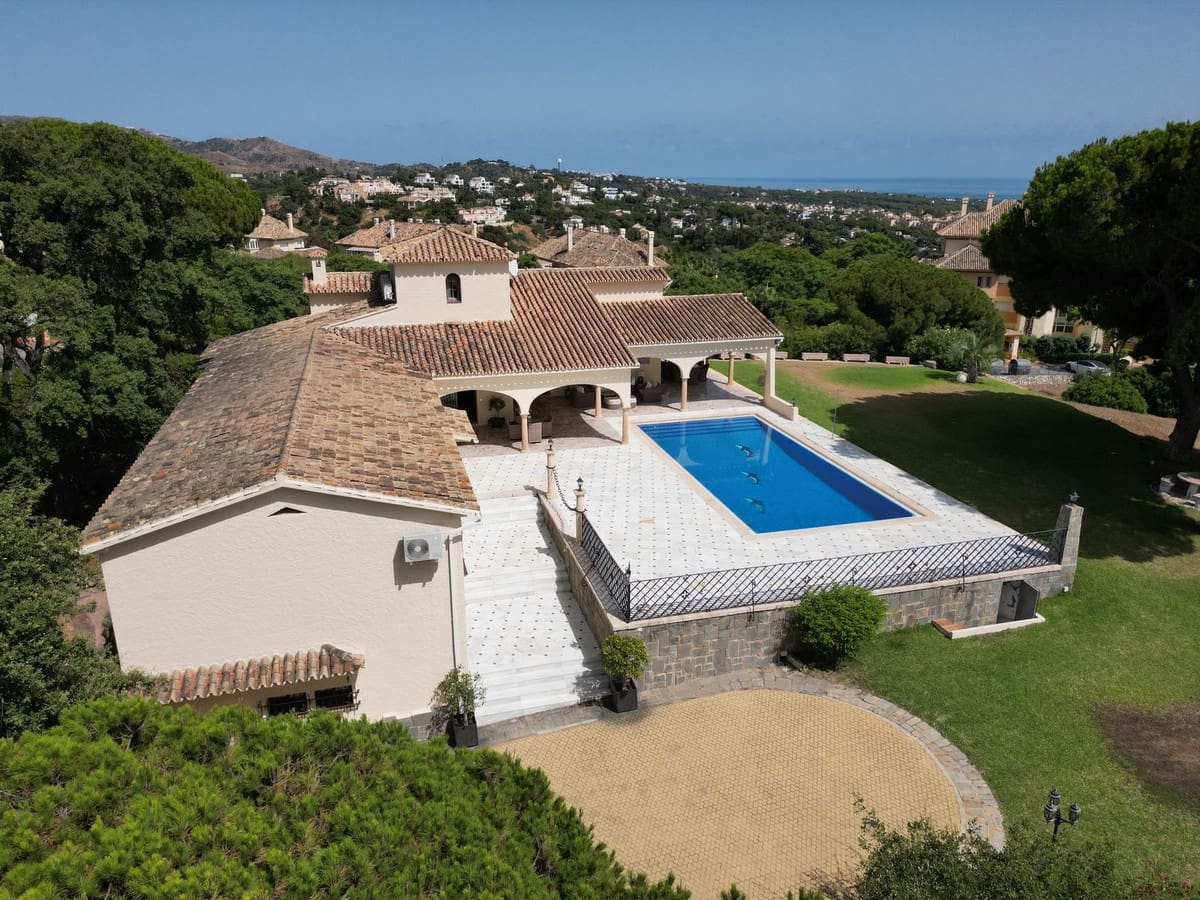 4 bedroom Villa for sale in Elviria with pool - € 3,600,000 (Ref: 9256888)