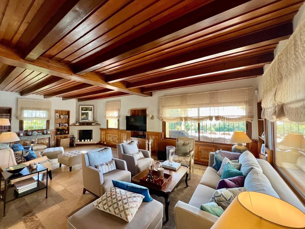 4 bedroom Villa for sale in Elviria with pool - € 3,600,000 (Ref: 9256888)