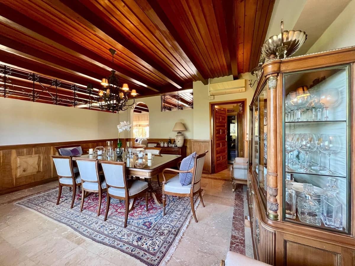 4 bedroom Villa for sale in Elviria with pool - € 3,600,000 (Ref: 9256888)