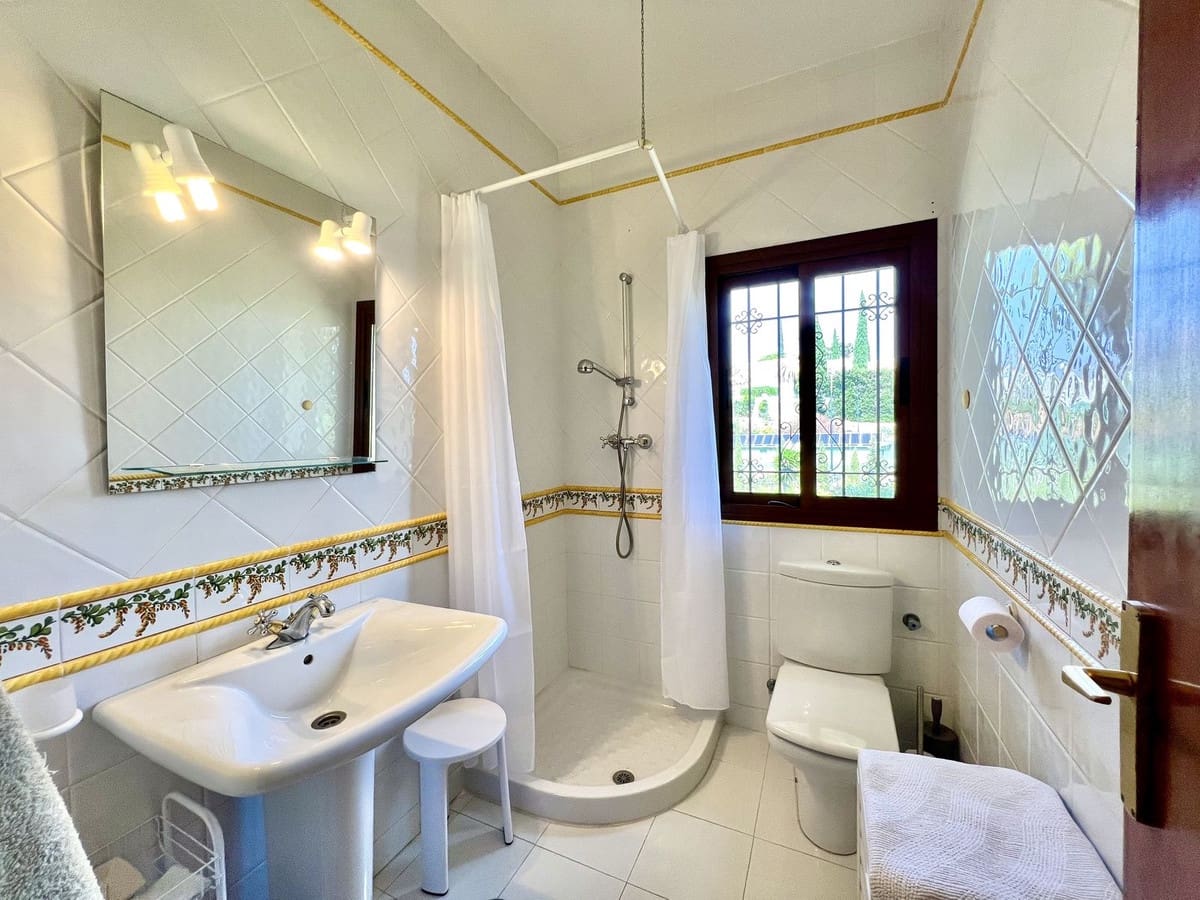 4 bedroom Villa for sale in Elviria with pool - € 3,600,000 (Ref: 9256888)