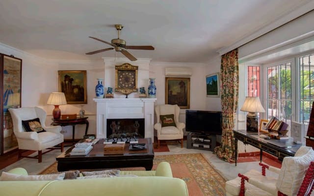 5 quarto Moradia para venda em New Golden Mile, Estepona com piscina garagem - 14 000 000 € (Ref: 9256904)