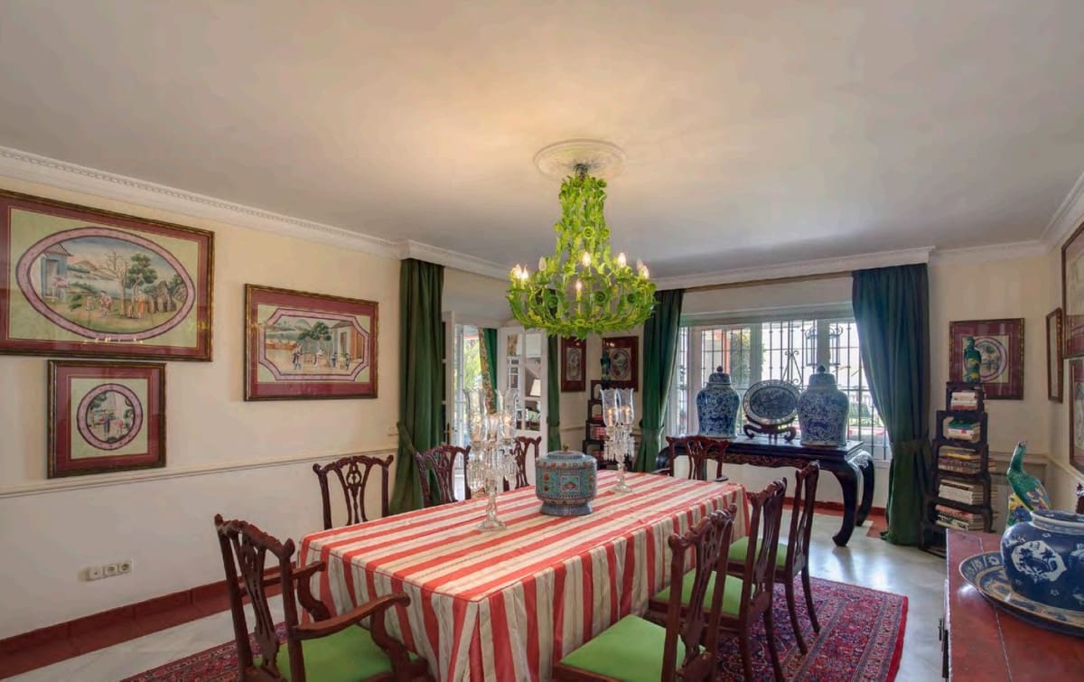 5 bedroom Villa for sale in New Golden Mile with pool garage - € 14,000,000 (Ref: 9256904)