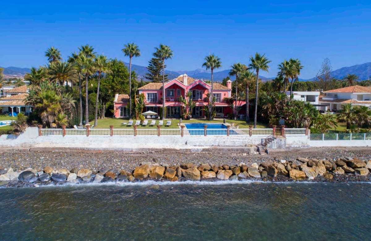 5 bedroom Villa for sale in New Golden Mile with pool garage - € 14,000,000 (Ref: 9256904)