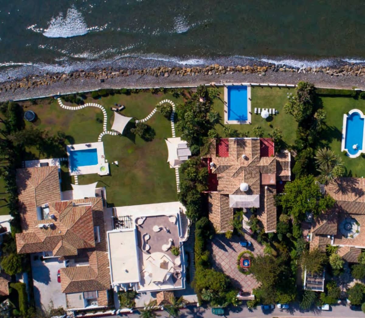 5 bedroom Villa for sale in New Golden Mile with pool garage - € 14,000,000 (Ref: 9256904)