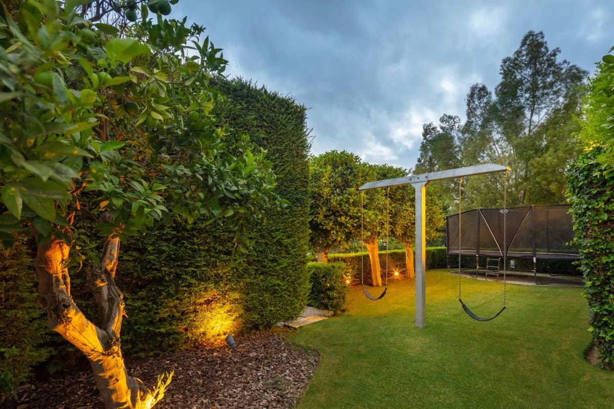 7 sypialnia Willa na sprzedaż w Marbella z basenem garażem - 13 950 000 € (Ref: 9256905)