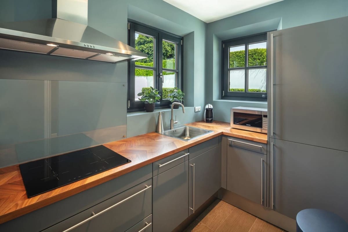 7 sypialnia Willa na sprzedaż w Marbella z basenem garażem - 13 950 000 € (Ref: 9256905)