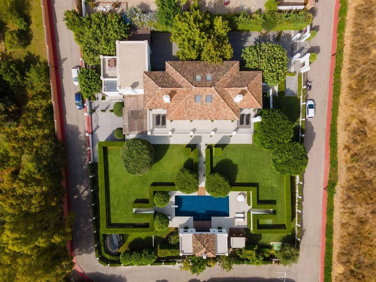 7 sypialnia Willa na sprzedaż w Marbella z basenem garażem - 13 950 000 € (Ref: 9256905)