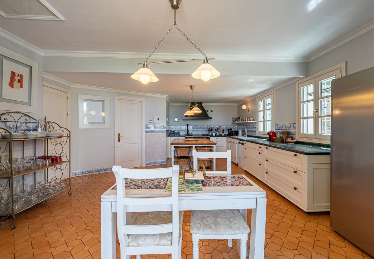 8 soverom Villa til salgs i Benahavis med svømmebasseng - € 4 500 000 (Ref: 9256909)