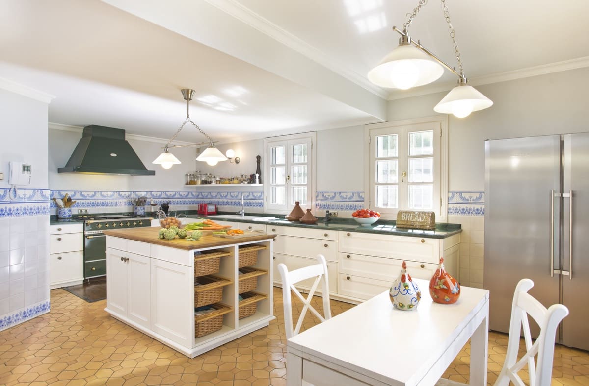 8 soverom Villa til salgs i Benahavis med svømmebasseng - € 4 500 000 (Ref: 9256909)