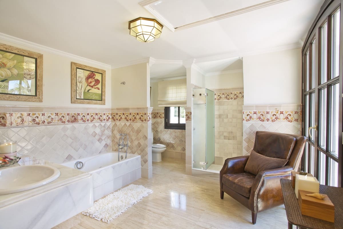 8 soverom Villa til salgs i Benahavis med svømmebasseng - € 4 500 000 (Ref: 9256909)