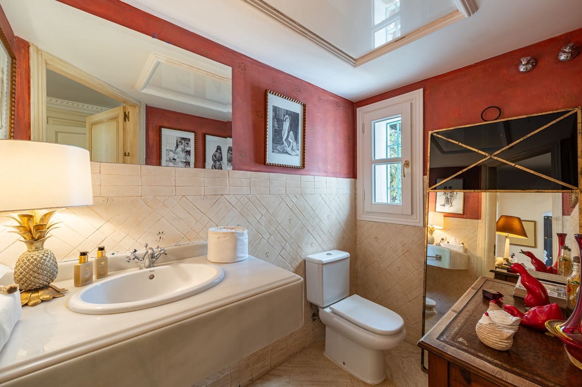 8 soverom Villa til salgs i Benahavis med svømmebasseng - € 4 500 000 (Ref: 9256909)