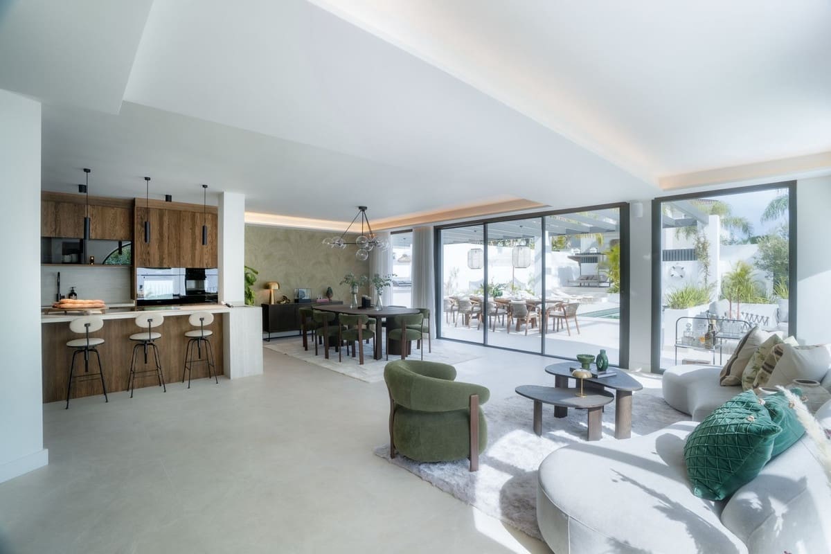 6 sypialnia Willa na sprzedaż w Nueva Andalucia z basenem - 4 975 000 € (Ref: 9256930)