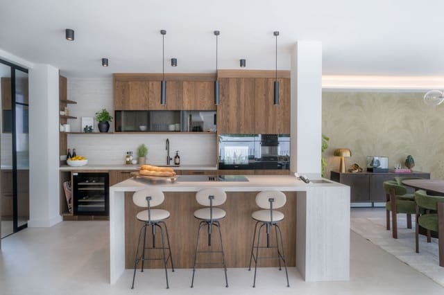 6 sypialnia Willa na sprzedaż w Las Brisas, Marbella z basenem - 4 975 000 € (Ref: 9256930)