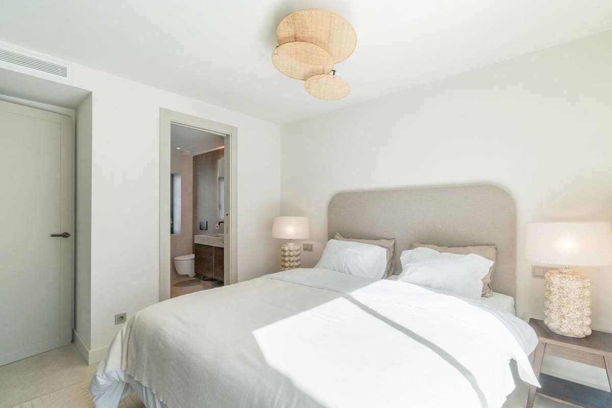 6 sypialnia Willa na sprzedaż w Nueva Andalucia z basenem - 4 975 000 € (Ref: 9256930)