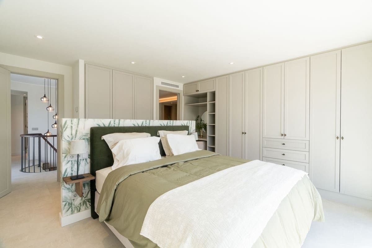 6 sypialnia Willa na sprzedaż w Nueva Andalucia z basenem - 4 975 000 € (Ref: 9256930)