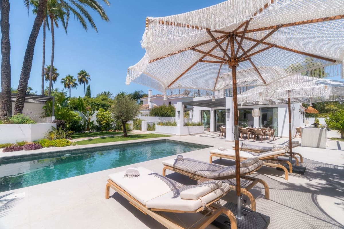 6 sypialnia Willa na sprzedaż w Nueva Andalucia z basenem - 4 975 000 € (Ref: 9256930)