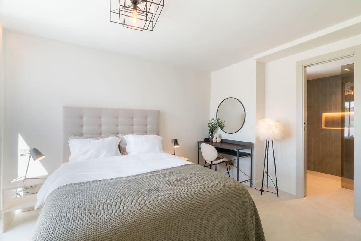 6 sypialnia Willa na sprzedaż w Nueva Andalucia z basenem - 4 975 000 € (Ref: 9256930)