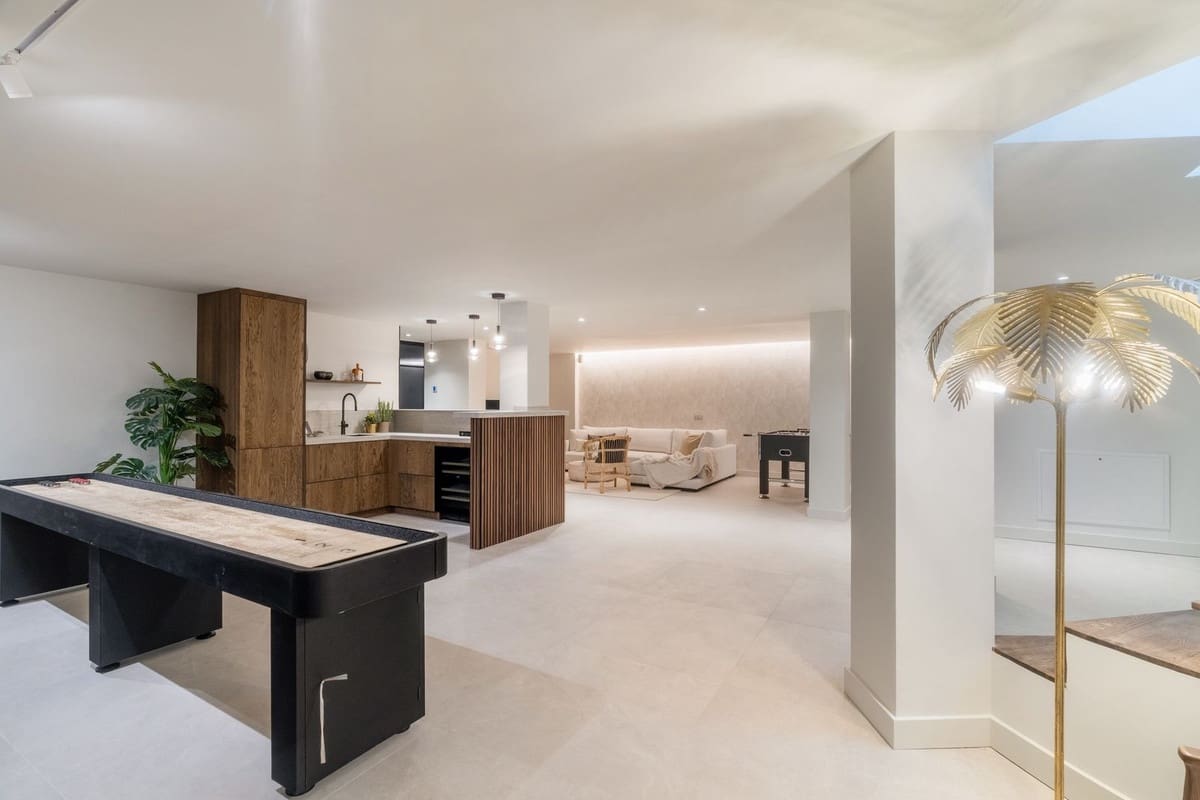 6 sypialnia Willa na sprzedaż w Nueva Andalucia z basenem - 4 975 000 € (Ref: 9256930)