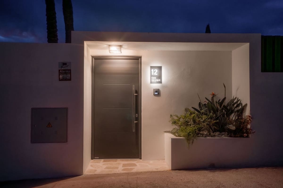 6 sypialnia Willa na sprzedaż w Nueva Andalucia z basenem - 4 975 000 € (Ref: 9256930)