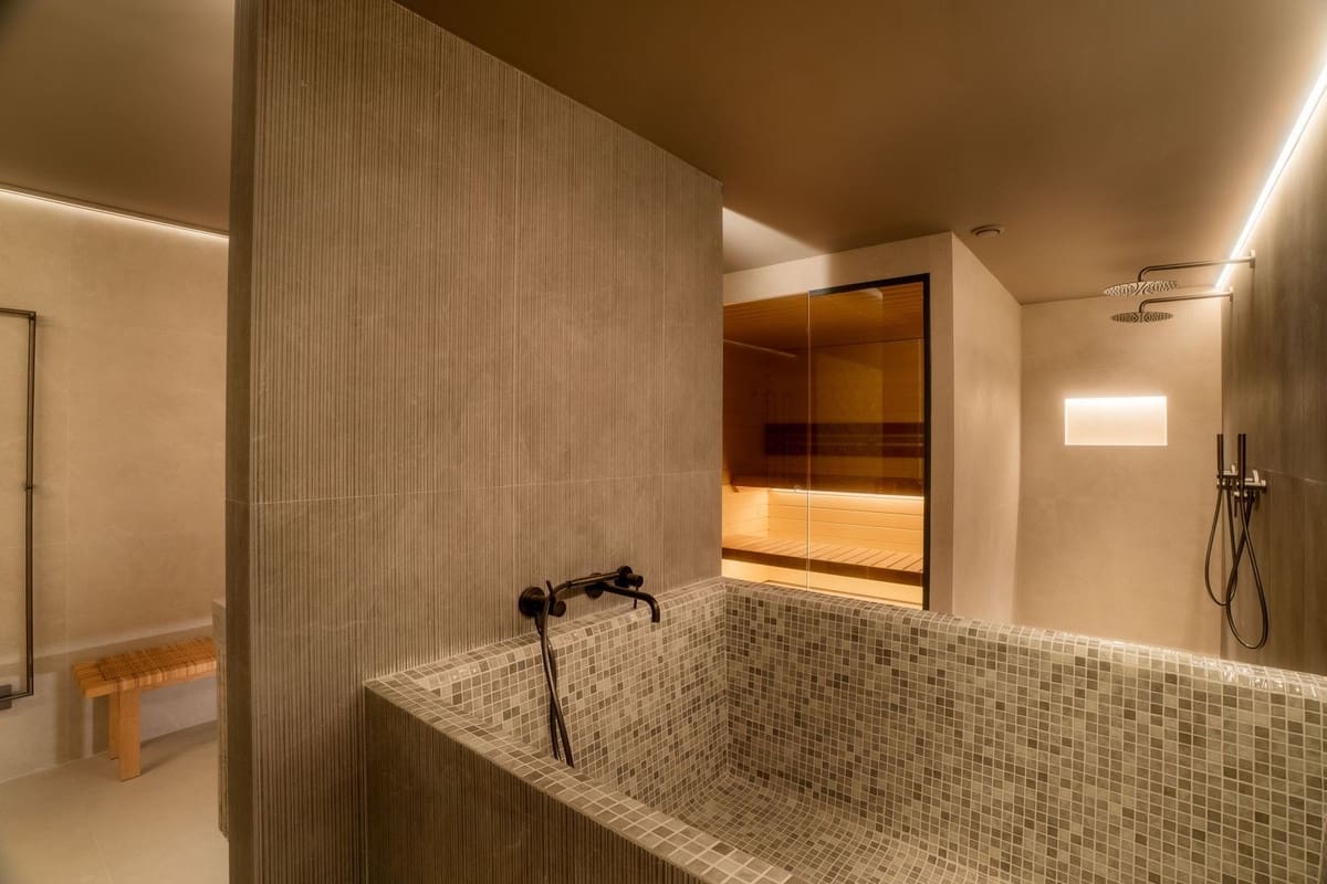 6 sypialnia Willa na sprzedaż w Nueva Andalucia z basenem - 4 975 000 € (Ref: 9256930)