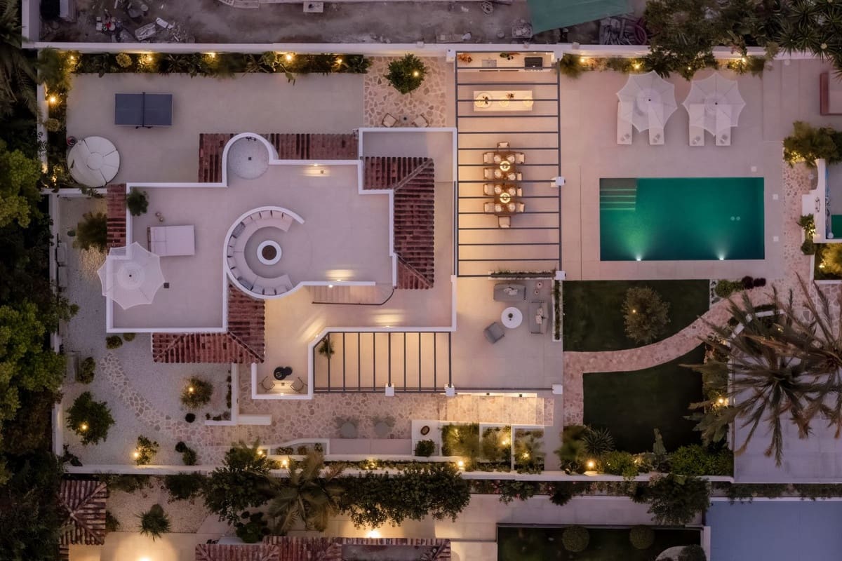 6 sypialnia Willa na sprzedaż w Nueva Andalucia z basenem - 4 975 000 € (Ref: 9256930)