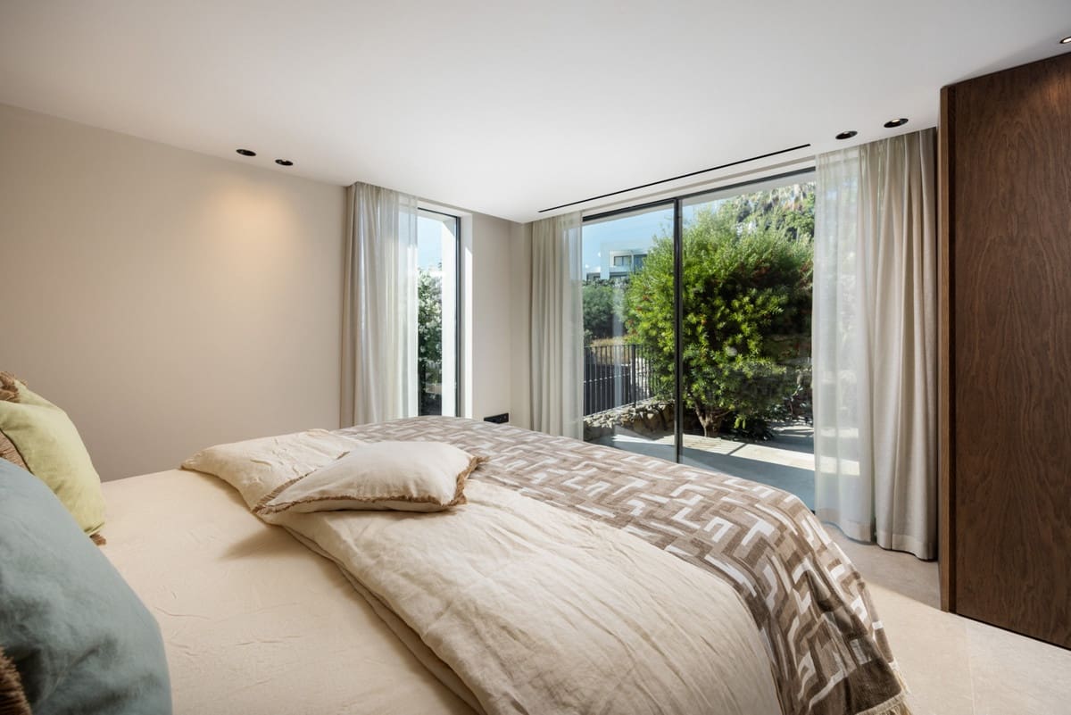 5 makuuhuone Huvila myytävänä paikassa Nueva Andalucia mukana uima-altaan - 4 999 500 € (Ref: 9256935)