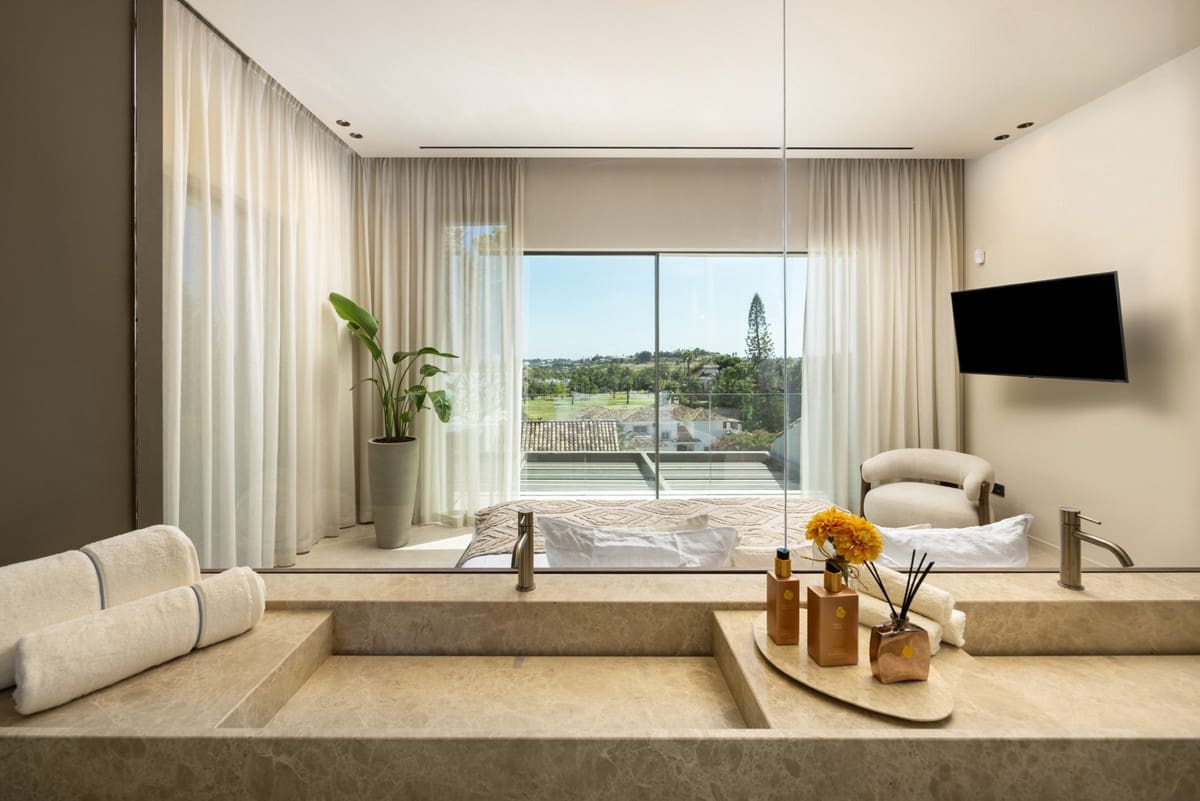 5 makuuhuone Huvila myytävänä paikassa Nueva Andalucia mukana uima-altaan - 4 999 500 € (Ref: 9256935)