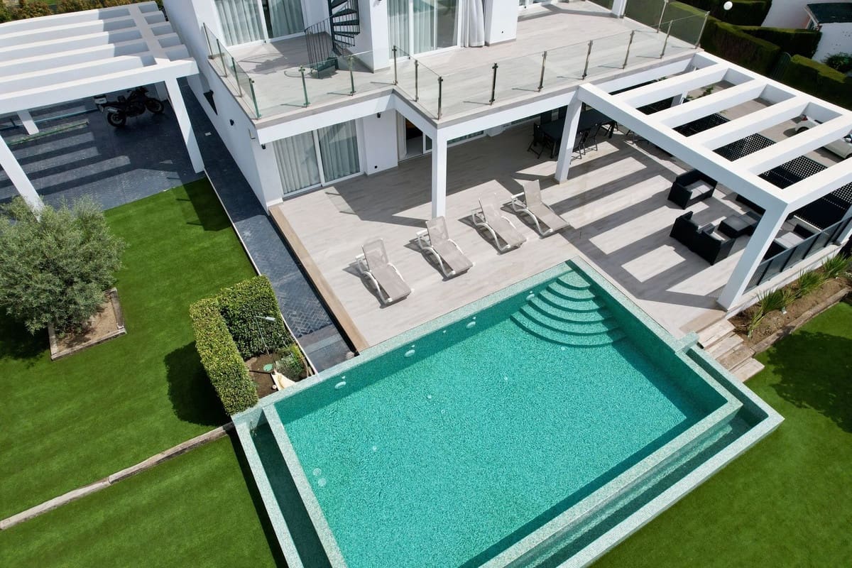 5 soveværelse Villa til salg i Cancelada med swimmingpool garage - € 3.100.000 (Ref: 9256937)