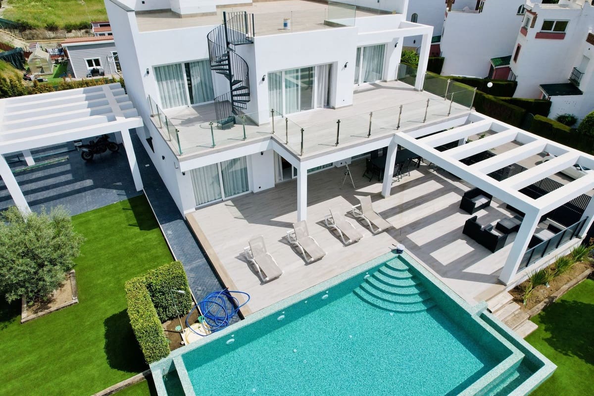 5 soveværelse Villa til salg i Cancelada med swimmingpool garage - € 3.100.000 (Ref: 9256937)