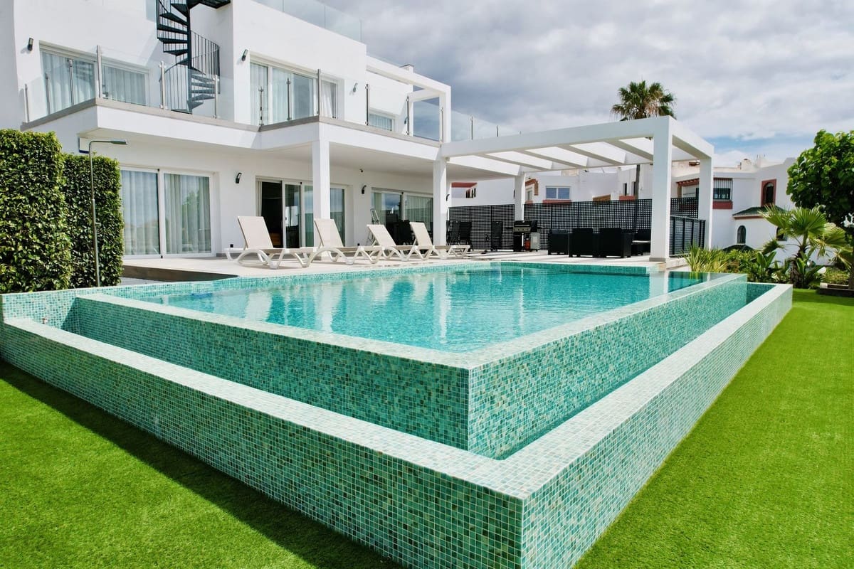 5 soveværelse Villa til salg i Cancelada med swimmingpool garage - € 3.100.000 (Ref: 9256937)