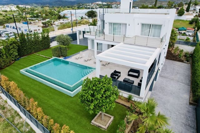 5 soveværelse Villa til salg i Cancelada, Estepona med swimmingpool garage - € 3.100.000 (Ref: 9256937)
