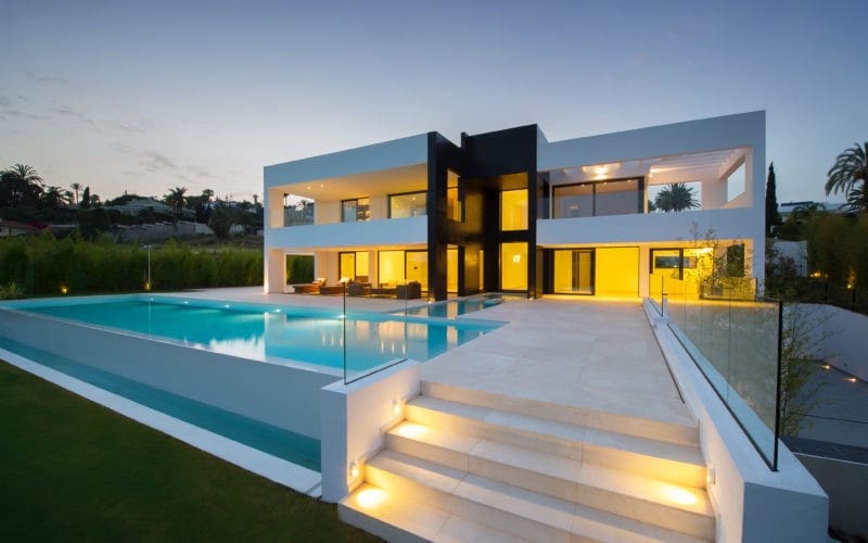 5 soveværelse Villa til salg i Nueva Andalucia med swimmingpool garage - € 6.250.000 (Ref: 9256941)