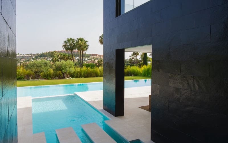 5 soveværelse Villa til salg i Nueva Andalucia med swimmingpool garage - € 6.250.000 (Ref: 9256941)