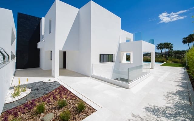 5 soveværelse Villa til salg i Las Brisas, Marbella med swimmingpool garage - € 6.250.000 (Ref: 9256941)