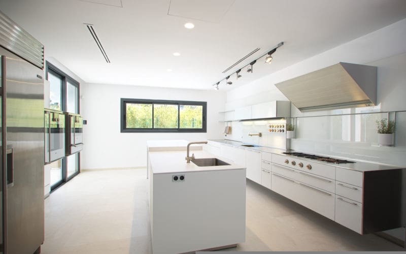 5 soveværelse Villa til salg i Nueva Andalucia med swimmingpool garage - € 6.250.000 (Ref: 9256941)