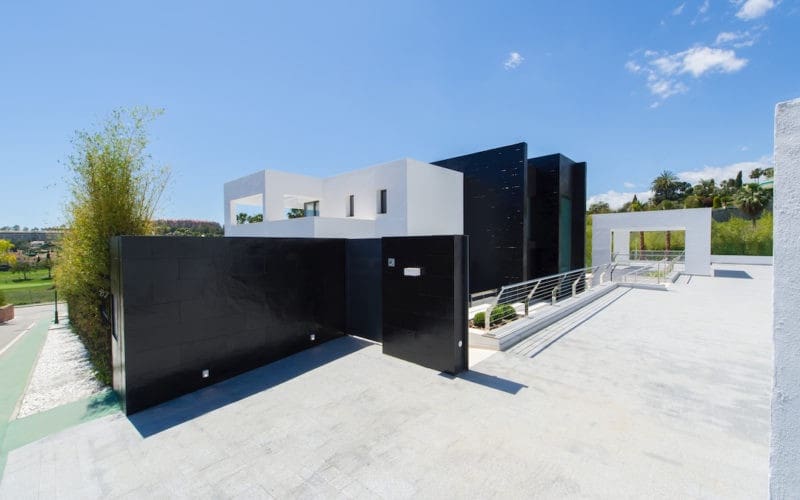 5 soveværelse Villa til salg i Nueva Andalucia med swimmingpool garage - € 6.250.000 (Ref: 9256941)