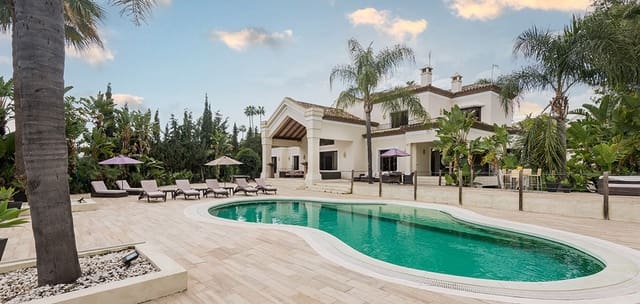 6 soverom Villa til salgs i Las Brisas, Marbella med svømmebasseng - € 7 500 000 (Ref: 9256944)