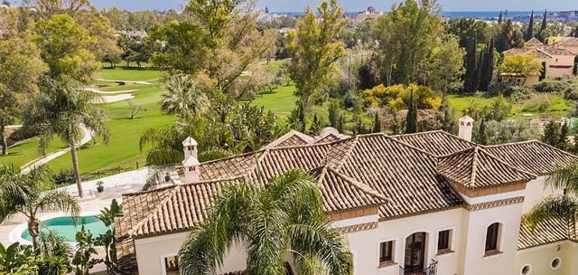 6 soverom Villa til salgs i Las Brisas, Marbella med svømmebasseng - € 7 500 000 (Ref: 9256944)