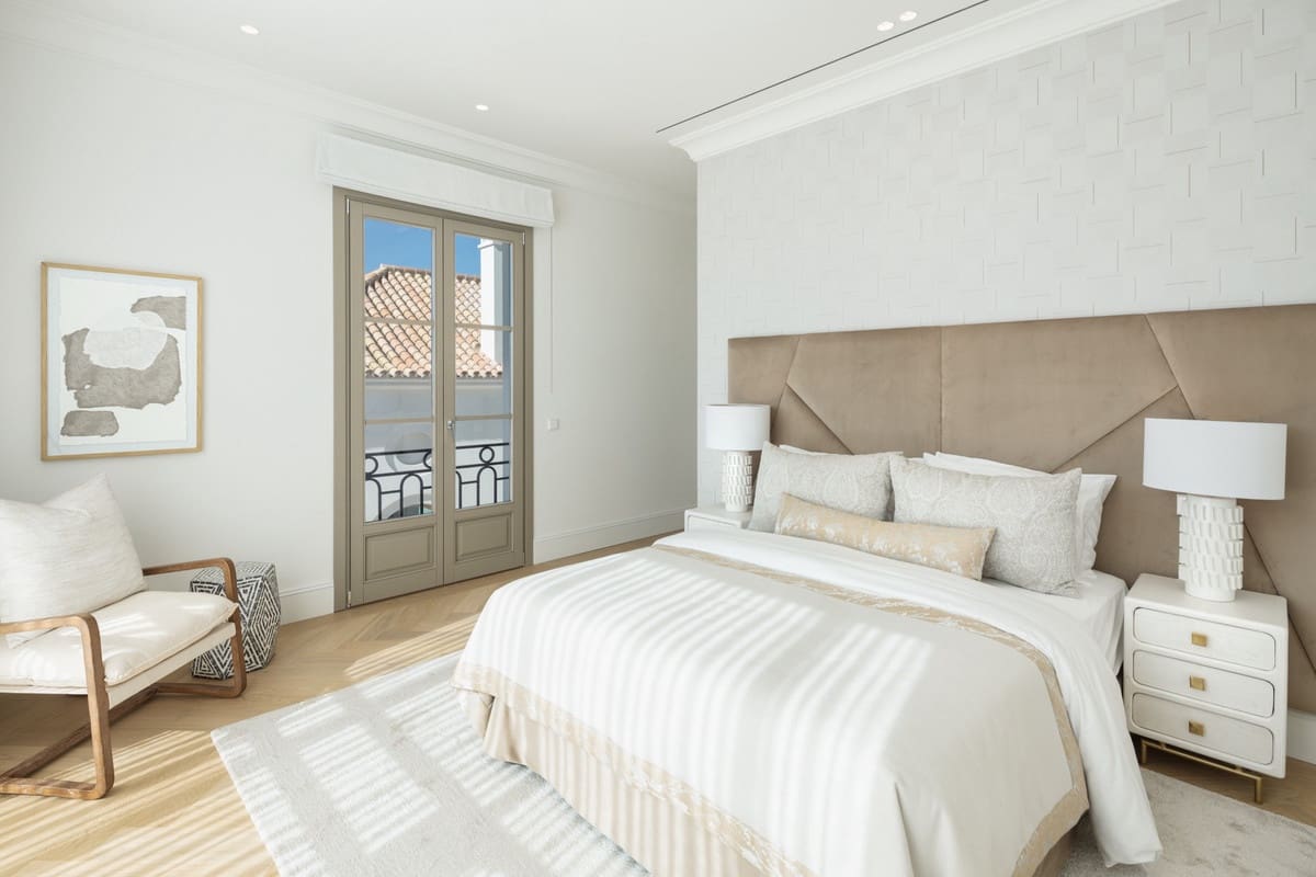 6 soverom Villa til salgs i Nueva Andalucia med svømmebasseng - € 8 975 000 (Ref: 9256945)