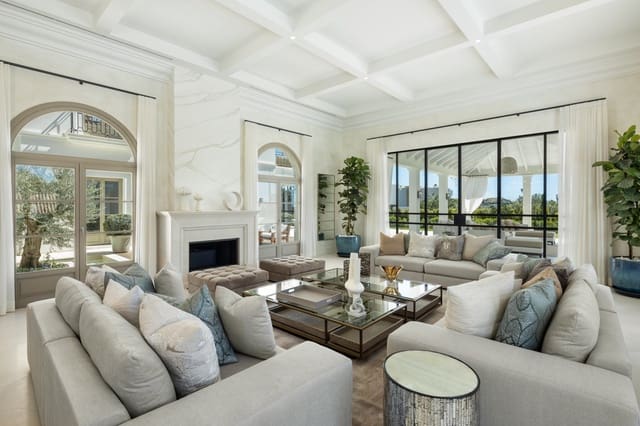 6 soverom Villa til salgs i Las Brisas, Marbella med svømmebasseng - € 8 975 000 (Ref: 9256945)