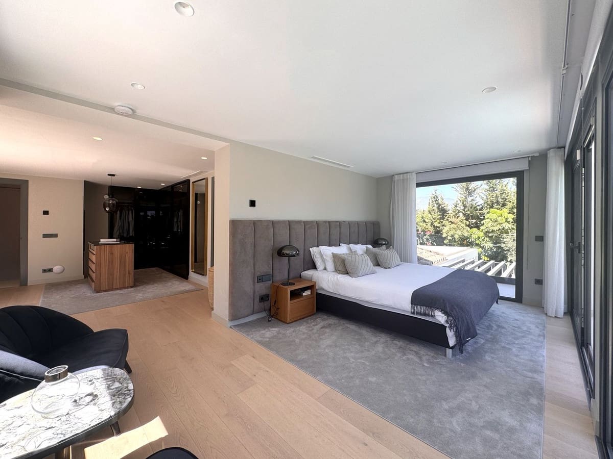 4 soverom Villa til salgs i Nueva Andalucia med svømmebasseng - € 4 195 000 (Ref: 9256946)