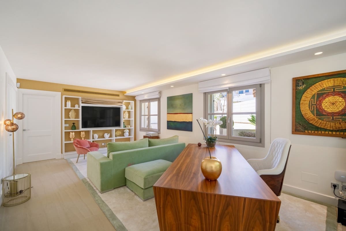 6 chambre Villa/Maison à vendre à Aloha Golf avec piscine - 10 900 000 € (Ref: 9256950)