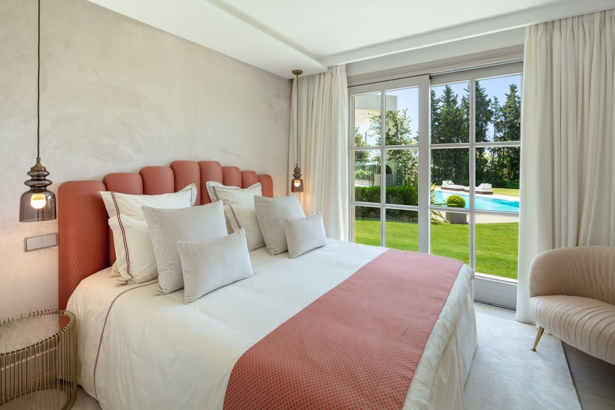 6 chambre Villa/Maison à vendre à Aloha Golf avec piscine - 10 900 000 € (Ref: 9256950)