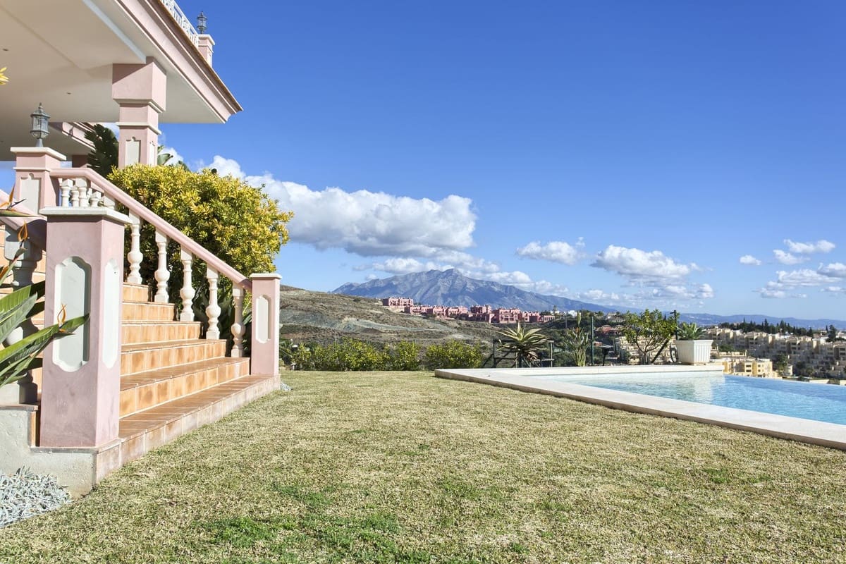 8 sypialnia Willa na sprzedaż w Los Flamingos z basenem - 3 995 000 € (Ref: 9256959)