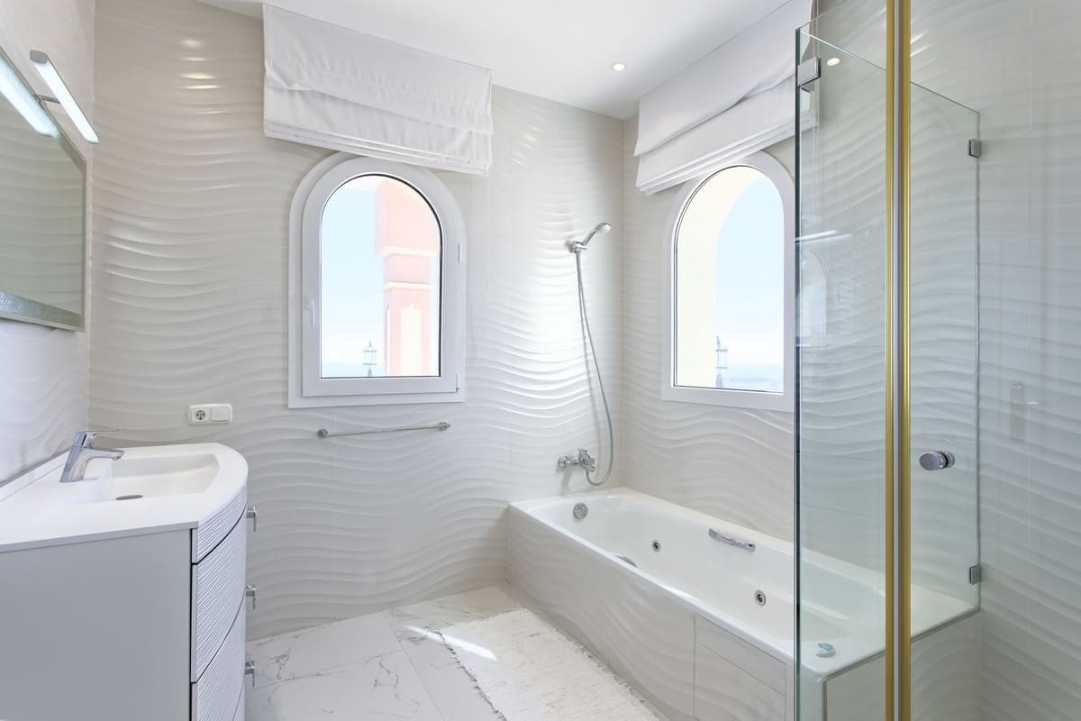 8 sypialnia Willa na sprzedaż w Los Flamingos z basenem - 3 995 000 € (Ref: 9256959)